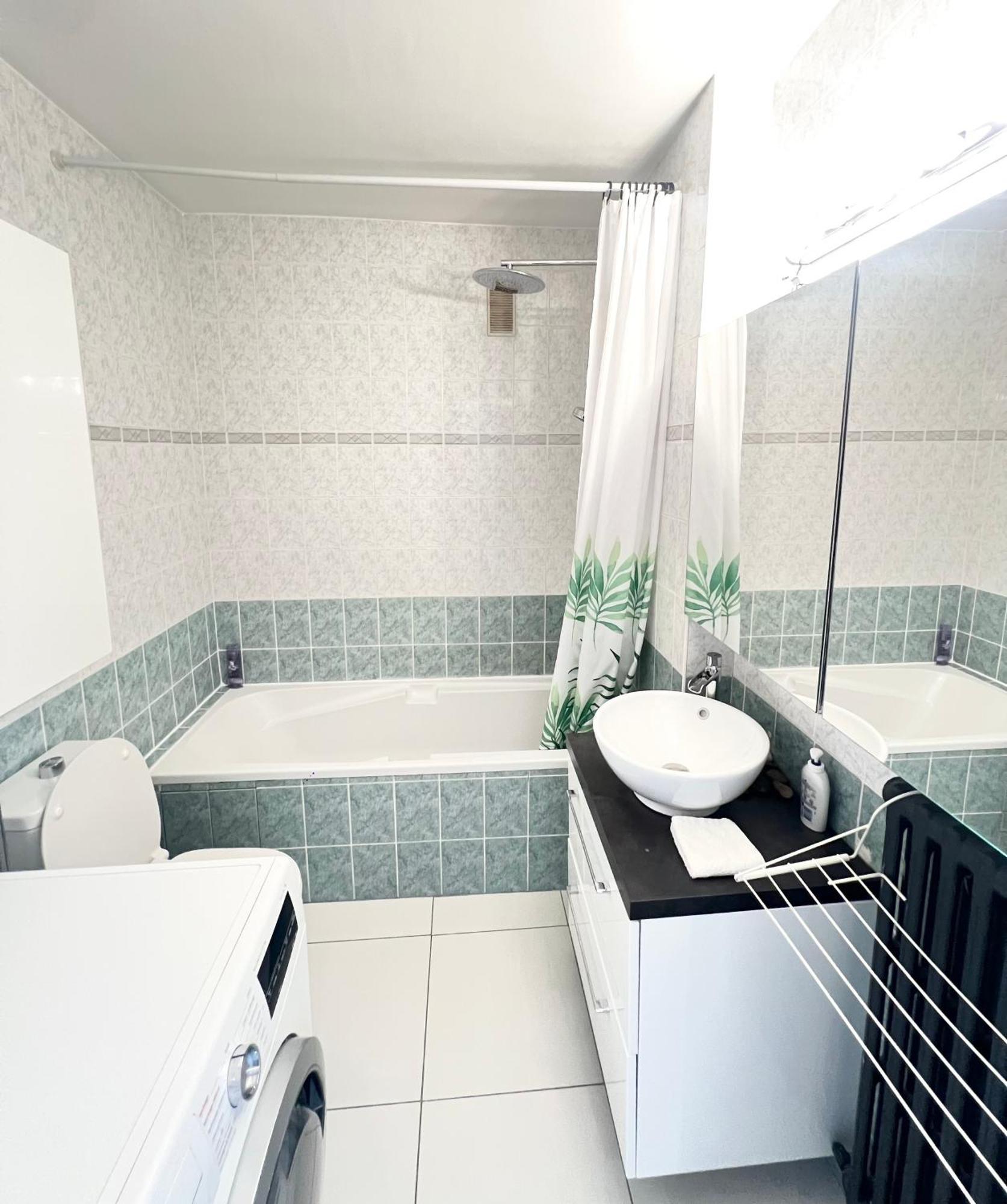 Apartment Like Home Arc De Triomphe, Champs Elysees, Tour Eiffel Paris Luaran gambar